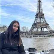 Soy una chica joven nacida en España, alto nivel de inglés y he trabajado durante 3 años en animación en hoteles con ingleses